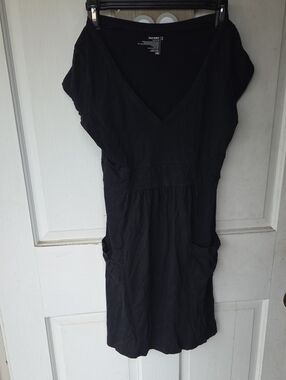 Old Navy Black V-Neck Pocketed Women's Summer Dress Size Small
